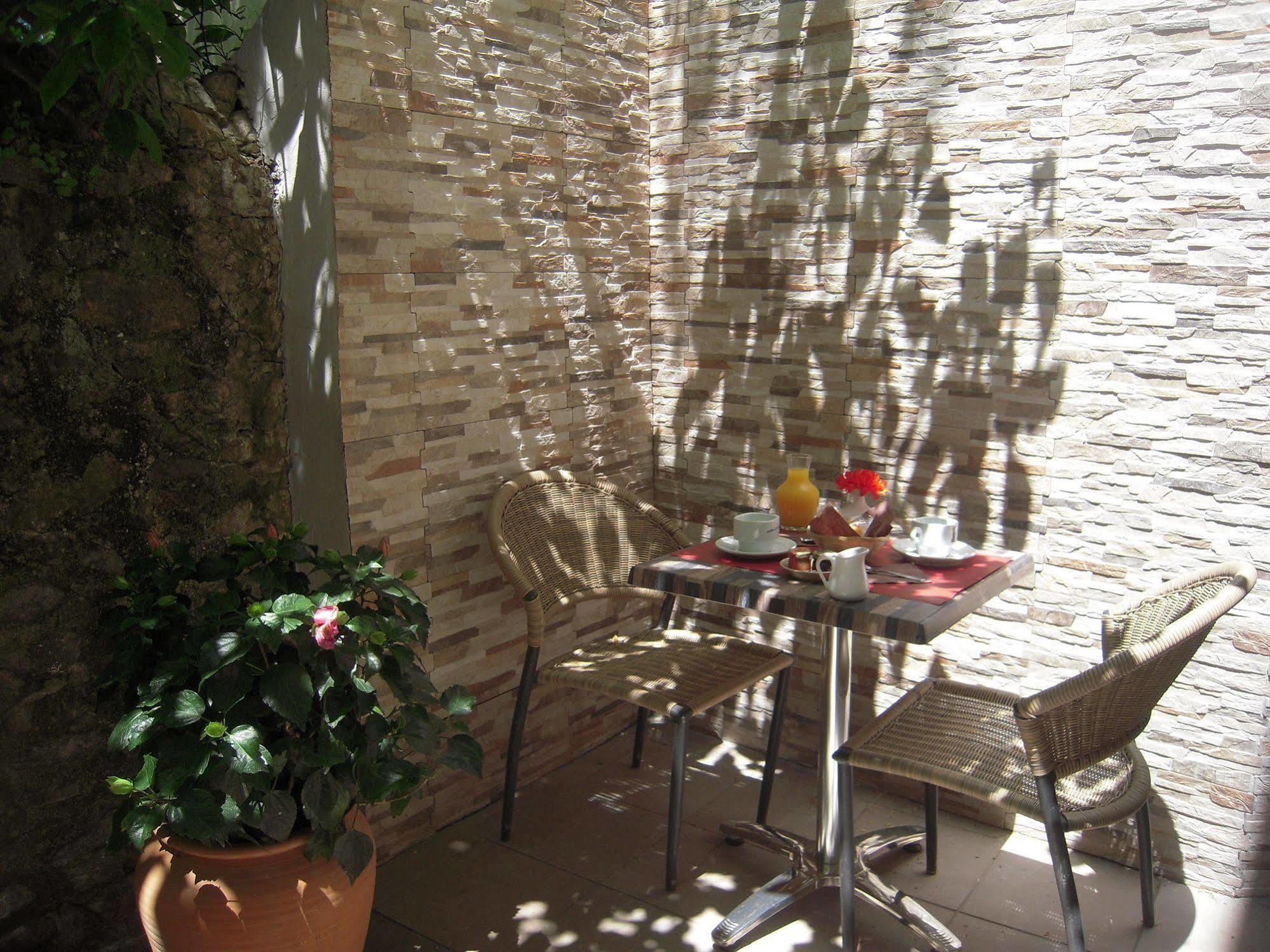 Le Ceretan Hotel Exterior photo
